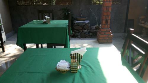 Hostal Giri Sari Guest House