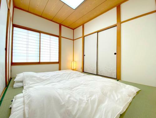 Villa White Space