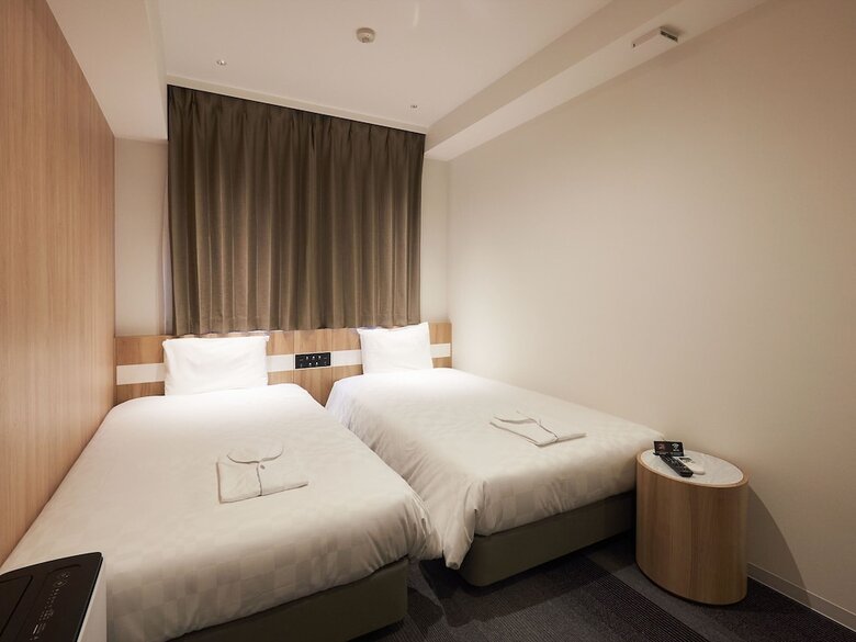 Henn Na Hotel Komatsu Ekimae