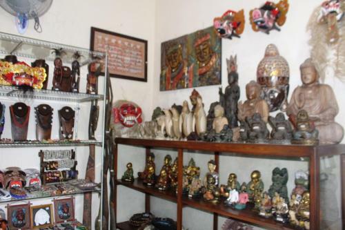 Hostal Sudi Guest House