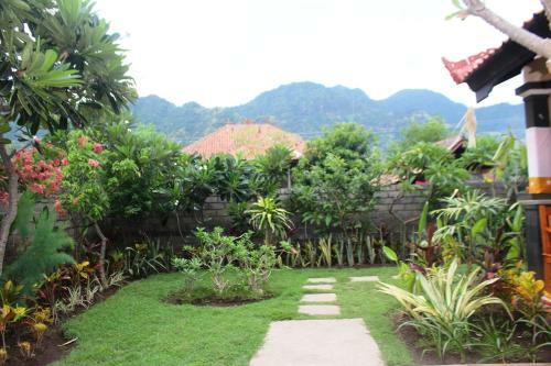 Hostal Sudi Guest House