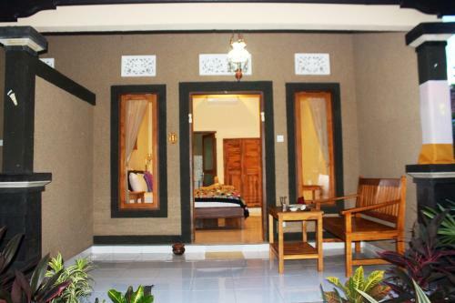 Hostal Sudi Guest House