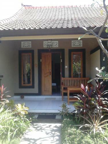Hostal Sudi Guest House