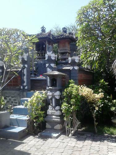 Hostal Sudi Guest House