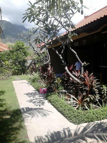Hostal Sudi Guest House