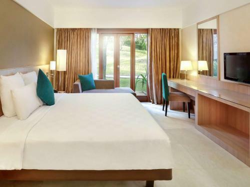 Novotel Surabaya Hotel