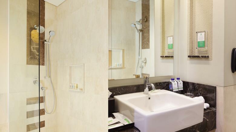 Aston Primera Pasteur Hotel And Convention Center