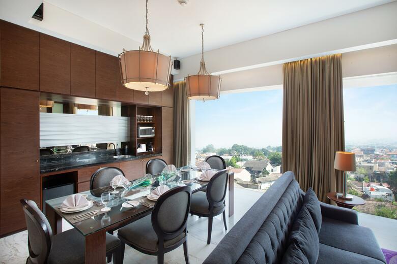 Aston Primera Pasteur Hotel And Convention Center