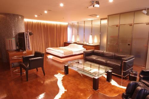 Blue Hotel Octa (Adult Only)