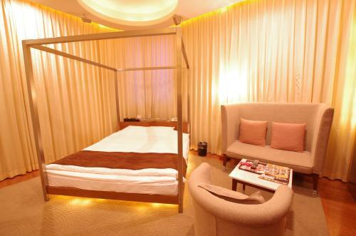 Blue Hotel Octa (Adult Only)