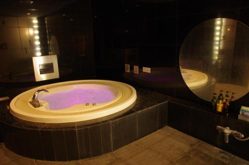 Blue Hotel Octa (Adult Only)