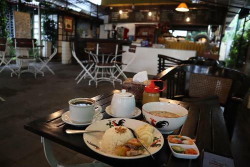 Hostal Indraloka Heritage Homestay