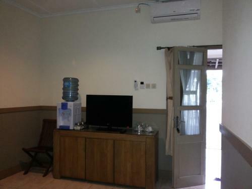 Hostal Ndalem Suratin Guesthouse
