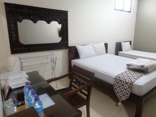 Hostal Ndalem Suratin Guesthouse
