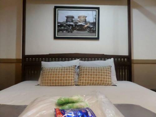 Hostal Ndalem Suratin Guesthouse