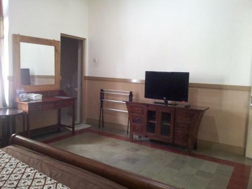 Hostal Ndalem Suratin Guesthouse