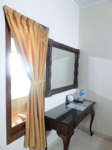 Hostal Ndalem Suratin Guesthouse