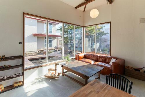 Haku Hostel & Cafe+bar