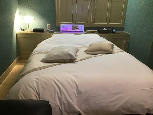 Hotel Valentine (Adult Only)
