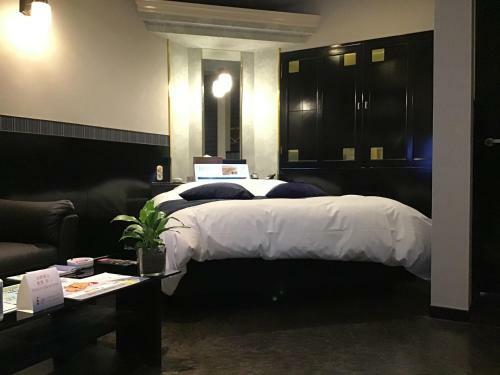 Hotel Valentine (Adult Only)
