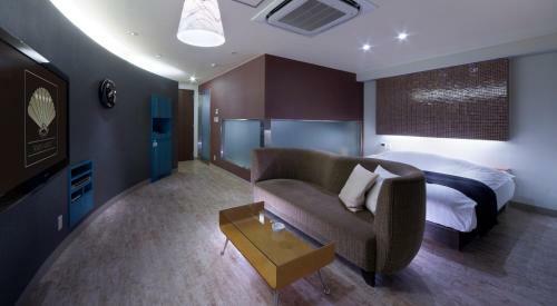 Hotel Glow Yokkaichi (Adult Only)