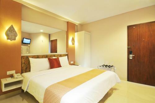 Hotel Pyrenees Jogja