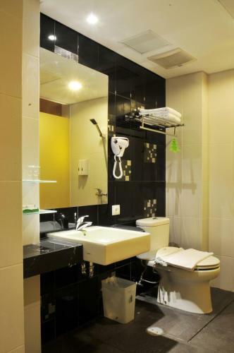 Hotel Pyrenees Jogja