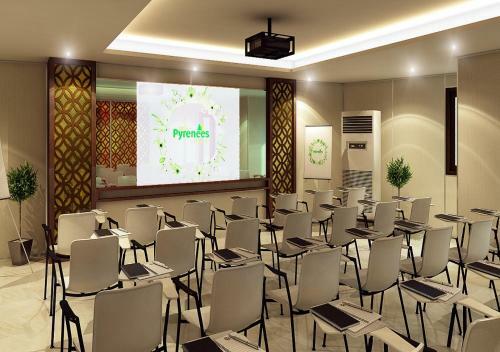 Hotel Pyrenees Jogja