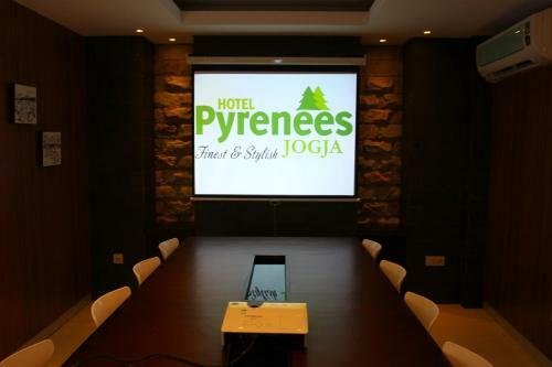 Hotel Pyrenees Jogja