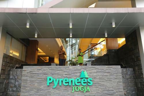 Hotel Pyrenees Jogja