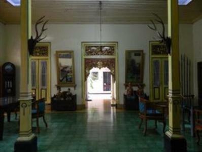 Hostal Metro Guest House