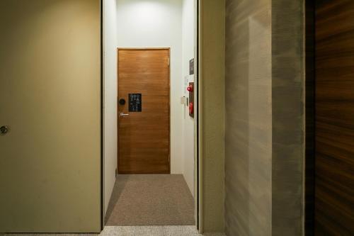 Mizuka Nakasu 5 - Unmanned Hotel -