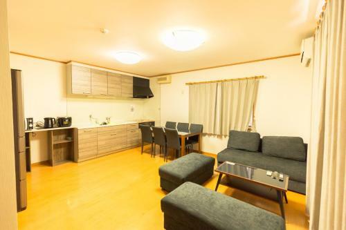 M&z House