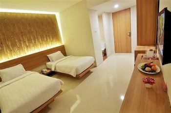 Tickle Hotel