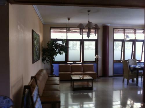 Hotel Harmony Inn