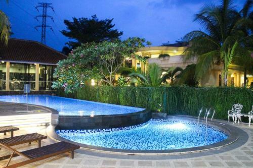 Narita Classic Hotel Tangerang