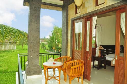 Hostal Three Dewi's Guest House