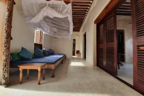 Oneway House Lamu Seaview Rooftop & Pool