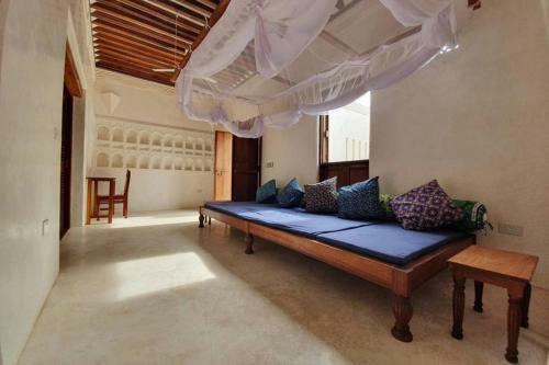 Oneway House Lamu Seaview Rooftop & Pool