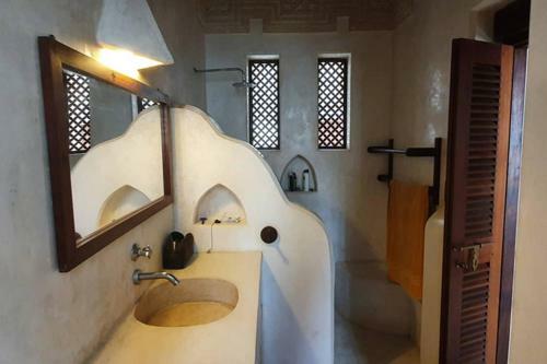 Oneway House Lamu Seaview Rooftop & Pool