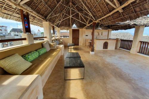 Oneway House Lamu Seaview Rooftop & Pool