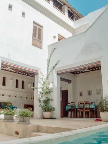 Oneway House Lamu Seaview Rooftop & Pool