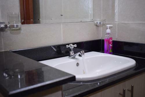 Apartamento West Suites