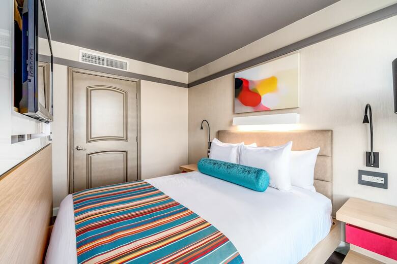 Century Park Hotel