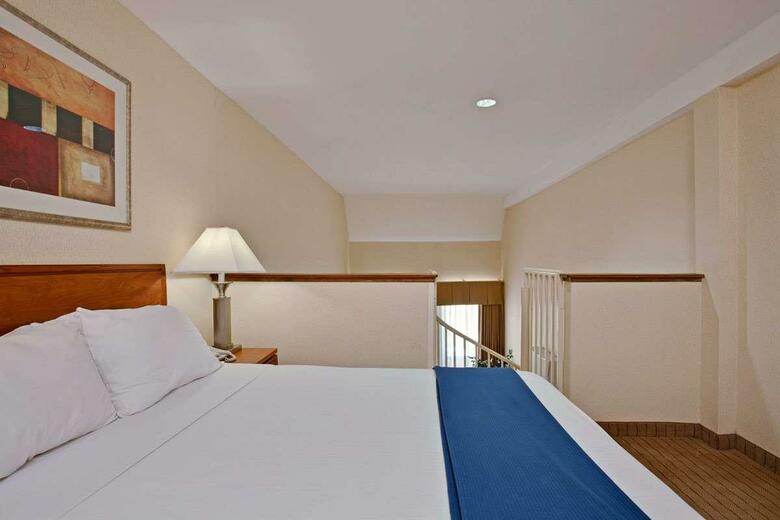 Century Park Hotel