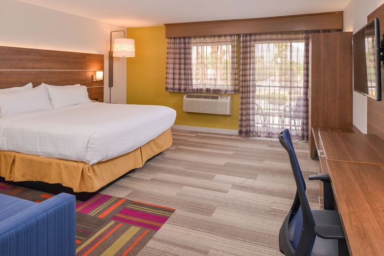 Hotel Holiday Inn Exp. Palm Desert-rancho Mirage/golf(.)