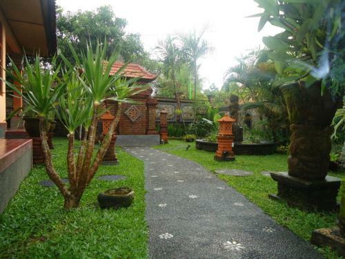 Hostal Pondok Oka Homestay