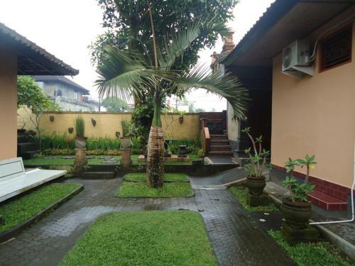 Hostal Pondok Oka Homestay