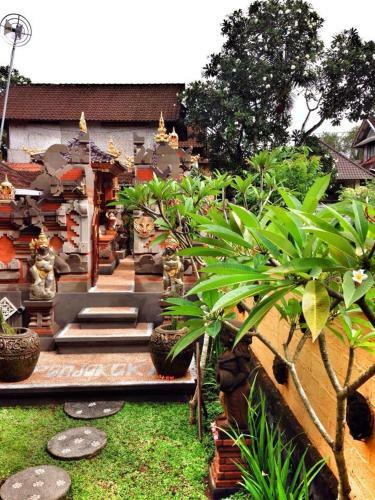 Hostal Pondok Oka Homestay