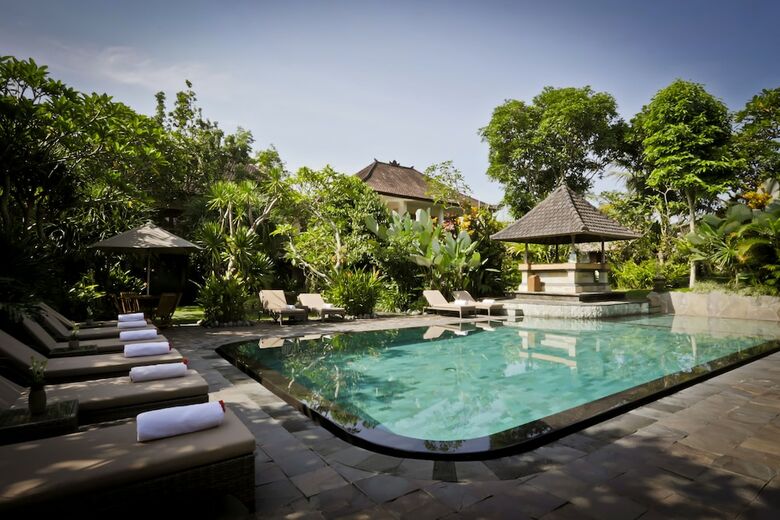 Hotel Sri Ratih Cottages